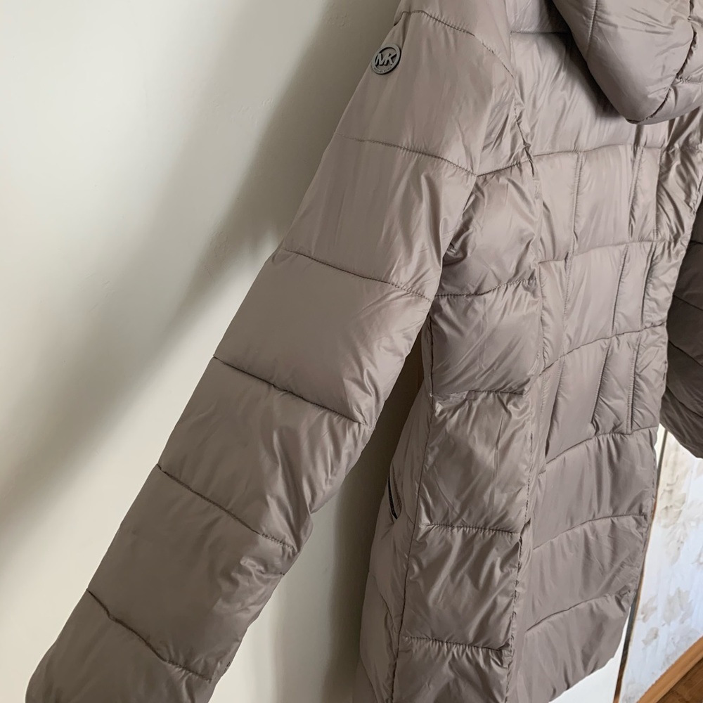 Michael Kors puffy 3/4 length jacket - Picture 4 of 5